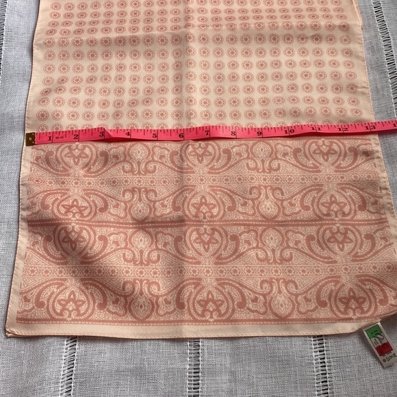 Glentex vintage Italian made scarf in soft pink. - Picture 7 of 10
